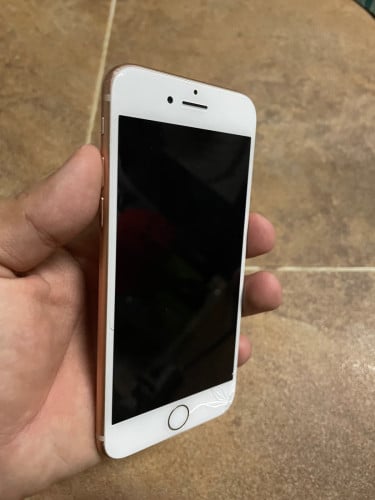 iPhone 8G 64GB លក់តែអញ្ជឹង