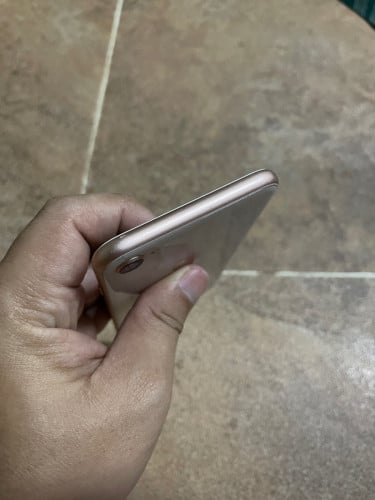 iPhone 8G 64GB លក់តែអញ្ជឹង
