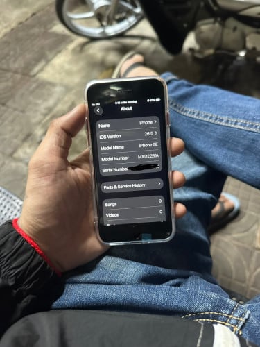 iPhone SE red product សាណុំណែន