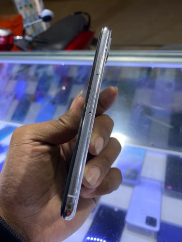 iphone x 64G battary97% អេក្រង់ថ្មីនៅស្គេនលក់55$ទីតាំងភ្នំពេញជិតវេងស្រេង Telegram 068560527