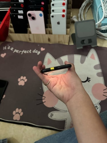iPhone XR 64GB អេក្រង់សុីន ស្គេន ដូរថ្ម94% តួ99% តម្លៃ 65$
