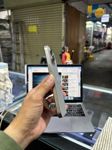 Iphone15pro max 1Tb ZA sim2 បែកថាច់ឆ្នូតជាំប្រើបាន