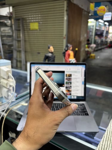 Iphone15pro max 1Tb ZA sim2 បែកថាច់ឆ្នូតជាំប្រើបាន