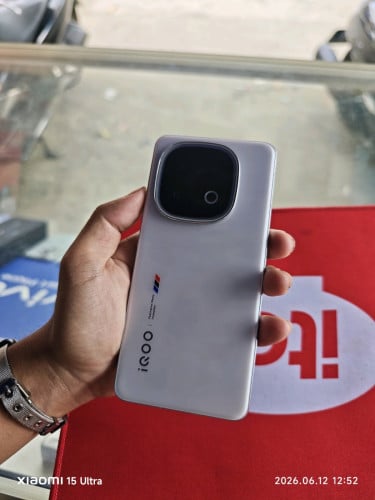Iqoo 13 China 256gb 12+12g ម៉ាស៊ីនស្អាតសំណុំស៊ីនមួយទឹកក្រៅស្រុក