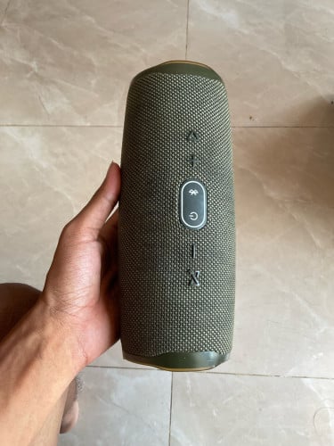 JBL charg 4
