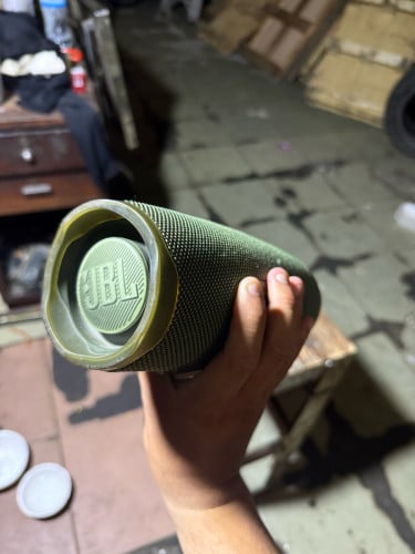JBL charge 4