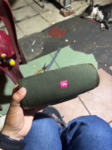 JBL charge 4