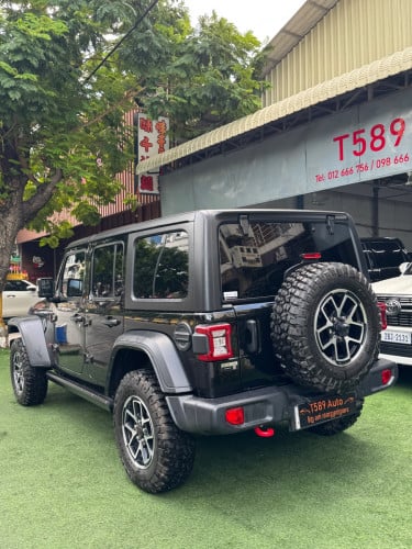 Jeep Wrangler Rubicon 2024 ប្រើបាន17000km ឡានក្រុមហ៊ុន