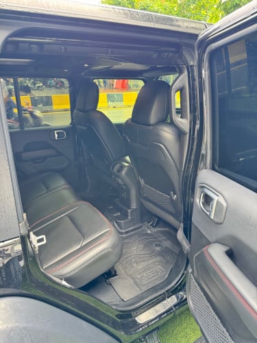 Jeep Wrangler Rubicon 2024 ប្រើបាន17000km ឡានក្រុមហ៊ុន