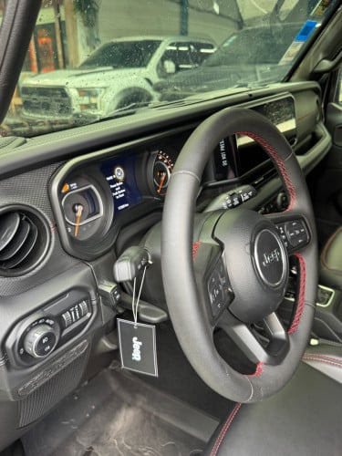 Jeep Wrangler Rubicon 2024 ប្រើបាន17000km ឡានក្រុមហ៊ុន