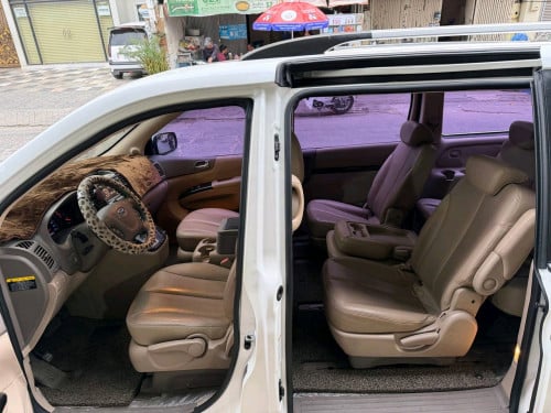 Kia Carnival 2012full option