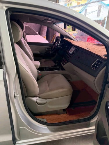 Kia Carnival 2015