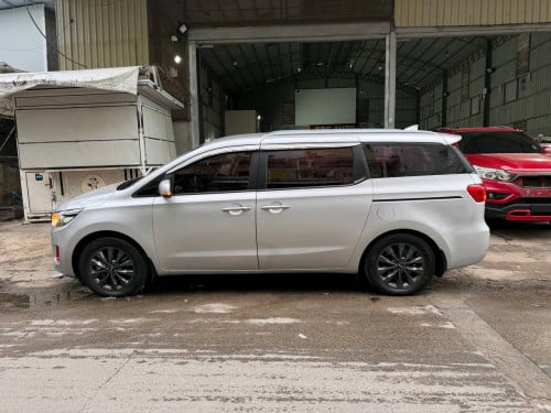 Kia Carnival 2015 Luxury