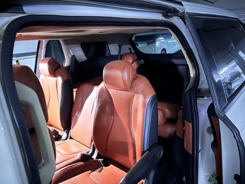 Kia CARNIVAL ឆ្នាំ2022 V6សាំង ថ្នាំសុីនមួយជុំ