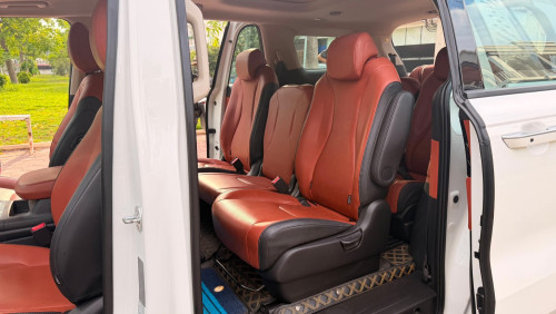 Kia Grand carnival 023