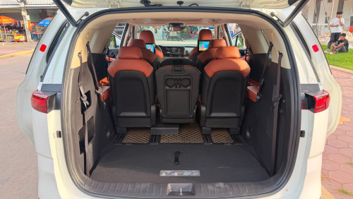 Kia Grand carnival 023