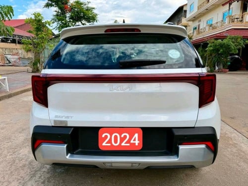 លក់ kia sonet 2024 ប្រើបាន 17,000km ថ្មីខ្លាំង ធានាអត់បុកប៉ះ បាញ់ថ្នាំ