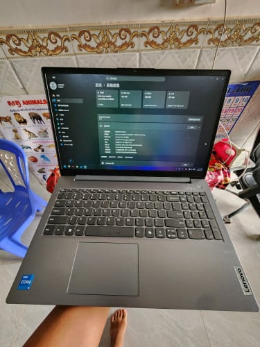 Lenovo v15 G5