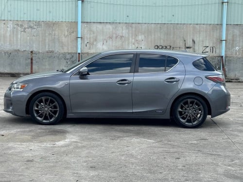 LEXUS CT 200h 2012 For Rent /出租