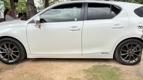 Lexus CT200h Full 2013 តំលៃចុះទៀត បងៗ