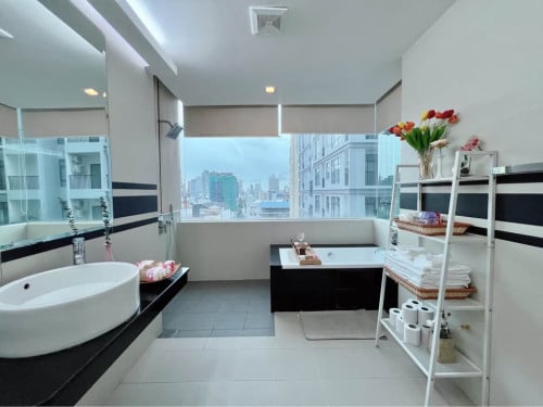LUXURIOUS THREE BEDROOM FOR RENT-BKK1๐