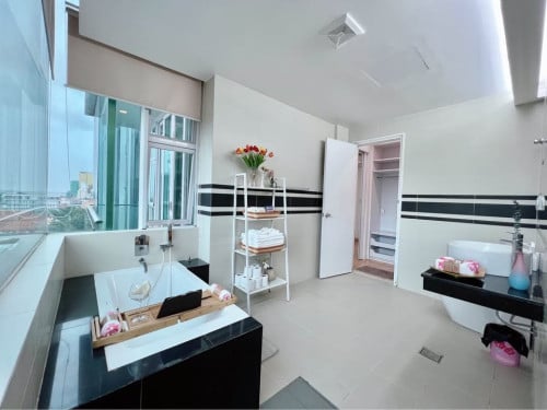 LUXURIOUS THREE BEDROOM FOR RENT-BKK1๐