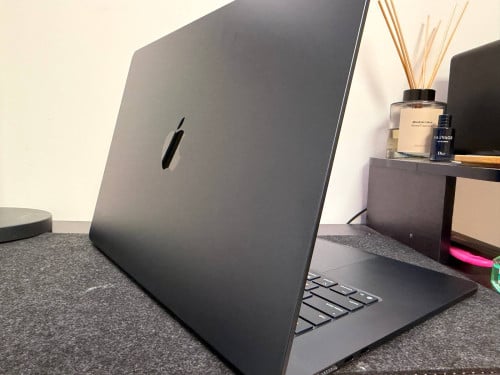 MacBook Air M4 / 15โ / 16 + 256G 99% Midnight color