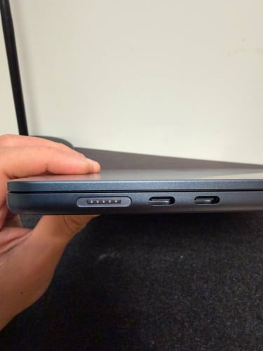 MacBook Air M4 / 15โ / 16 + 256G 99% Midnight color