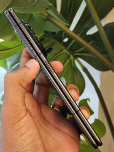 Magic V3 Global Version 512G ( អេក្រង់ក្នុងដូចក្នុងរូប ខាងក្រៅប្រេីម៉ាអែម )