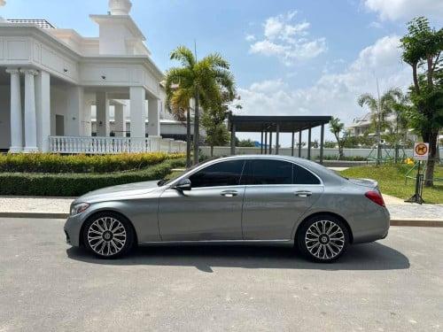 Mercedes Benz C300 2015 For Rent /出租