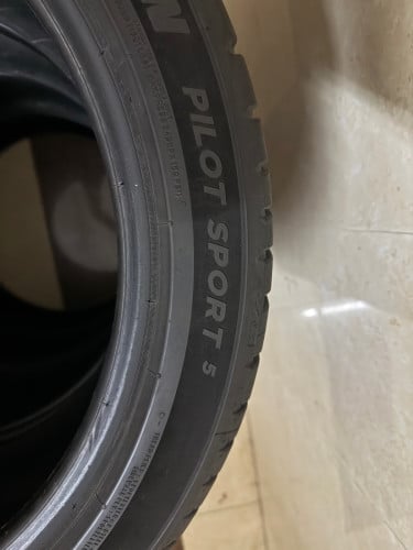 Michelin Pilot 5 225/45R18 Y1824 99%