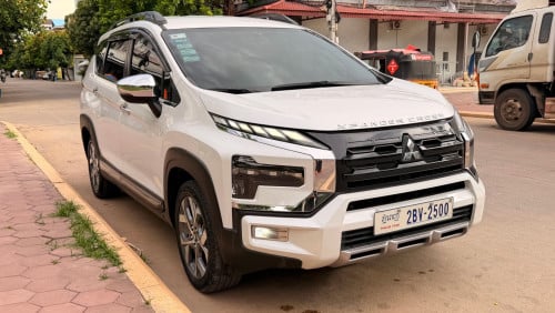 Mitsubishi X-pander cross 023
