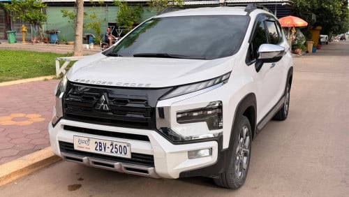 Mitsubishi X-pander cross 023