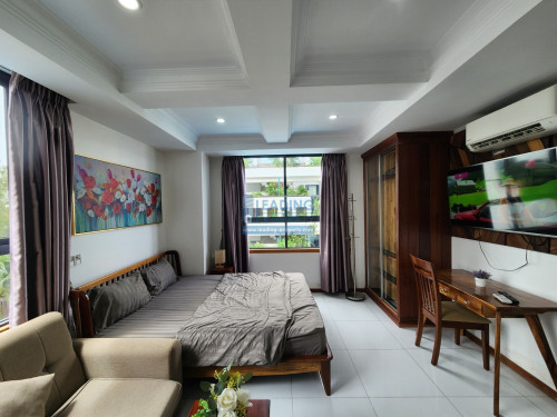 N1002 | Bright Studio Apartment Near Royal Palace For Rent