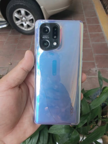 Oppo Find X5 សុីននៅស្អាតស្ទើខ្នងក្រោយតិចតម្លៃល្អ