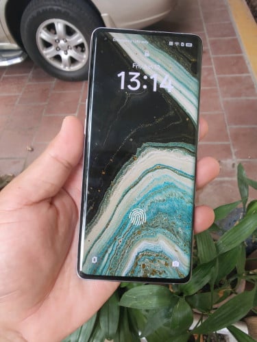 Oppo Find X5 សុីននៅស្អាតស្ទើខ្នងក្រោយតិចតម្លៃល្អ