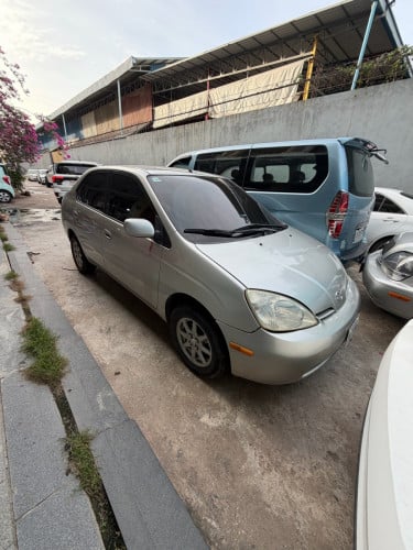 Prius 01 អត់បុក