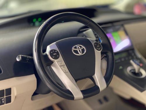Prius 011 option 4 ក្នុងលឿង សូម ចុចលីងខាងក្រោមដើម្បើសួរពត៍មានបន្ថែម