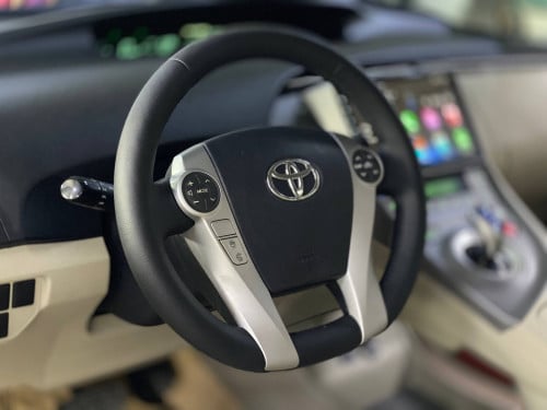 Prius 014 option 2 ម៉ាយសុីនតែ9មុឺនម៉ាយសូម ចុចលីងខាងក្រោមដើម្បើសួរពត៍មានបន្ថែម