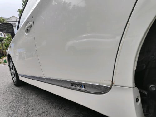 Prius 014 options 4 ខាងក្នុងលឿង កៅអីចុច ពូកស្បែកហ្សុីន Bass JBL