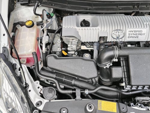 Prius 014 options 4 ខាងក្នុងលឿង កៅអីចុច ពូកស្បែកហ្សុីន Bass JBL