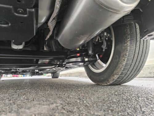 Prius 014 options 4 ខាងក្នុងលឿង កៅអីចុច ពូកស្បែកហ្សុីន Bass JBL
