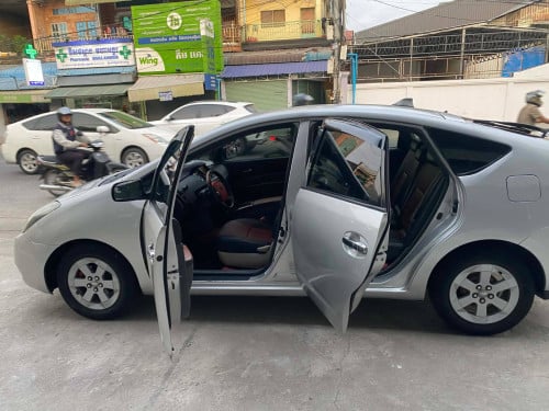 PRIUS 2005 For Rent /出租