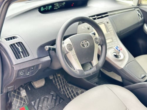 PRIUS 2012 For Rent /出租