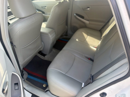 Prius 2012 Option 3 ឡានម្ចាស់ដើម ទើបកាត់បាន ឡានមូល Autocheck កប់ 10មុឺនmiles សុីន