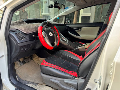 PRIUS 2013 For Rent /出租