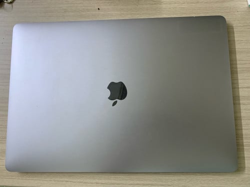 Pro 15 inch RAM 16g SSD 256g core i7