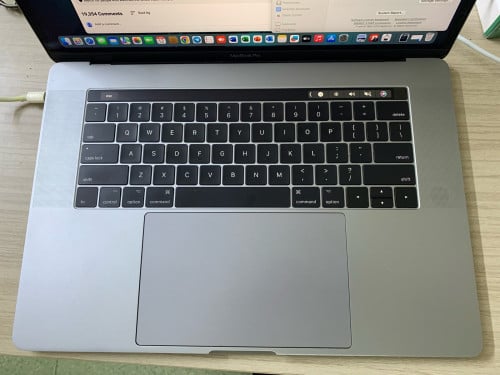 Pro 15 inch RAM 16g SSD 256g core i7
