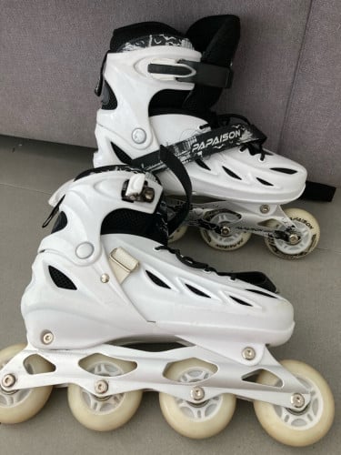 Resell ស្បែកជើងស្គី កង់មានភ្លើងនៅfull set