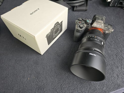 SELLING my SONY A7V 99% new